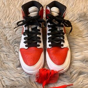 Like new Nike Air Retro High OG Jordan heritage  sneakers